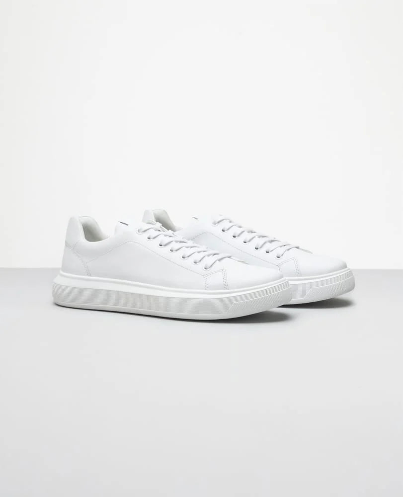 Tênis de Couro Branco R6