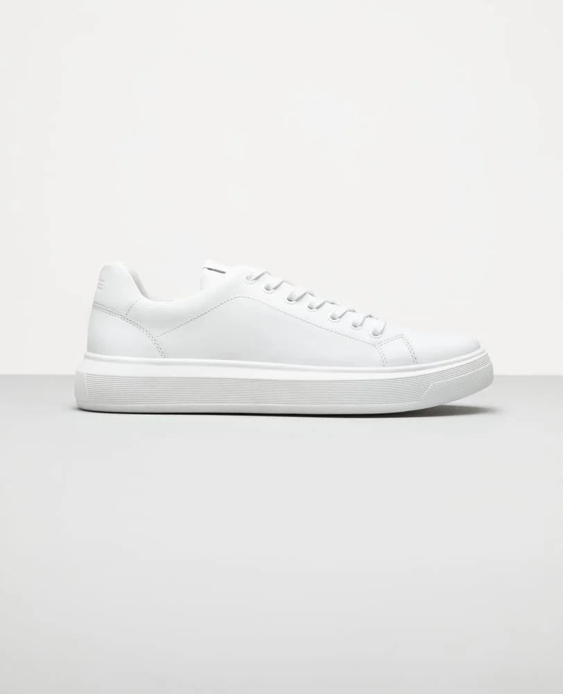 Tênis de Couro Branco R6