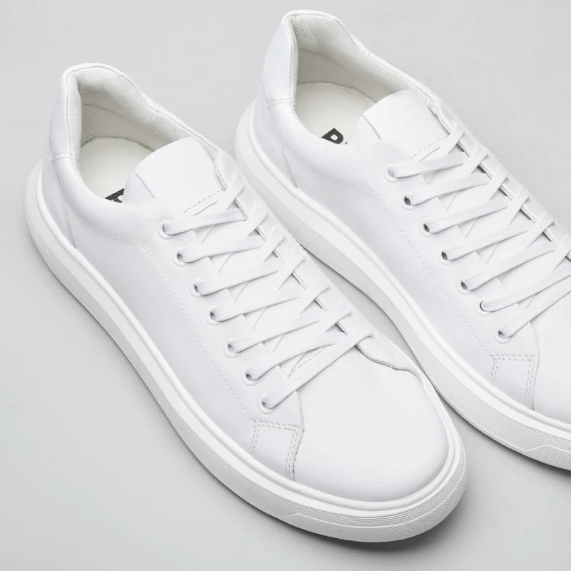 Tênis de Couro Branco R6